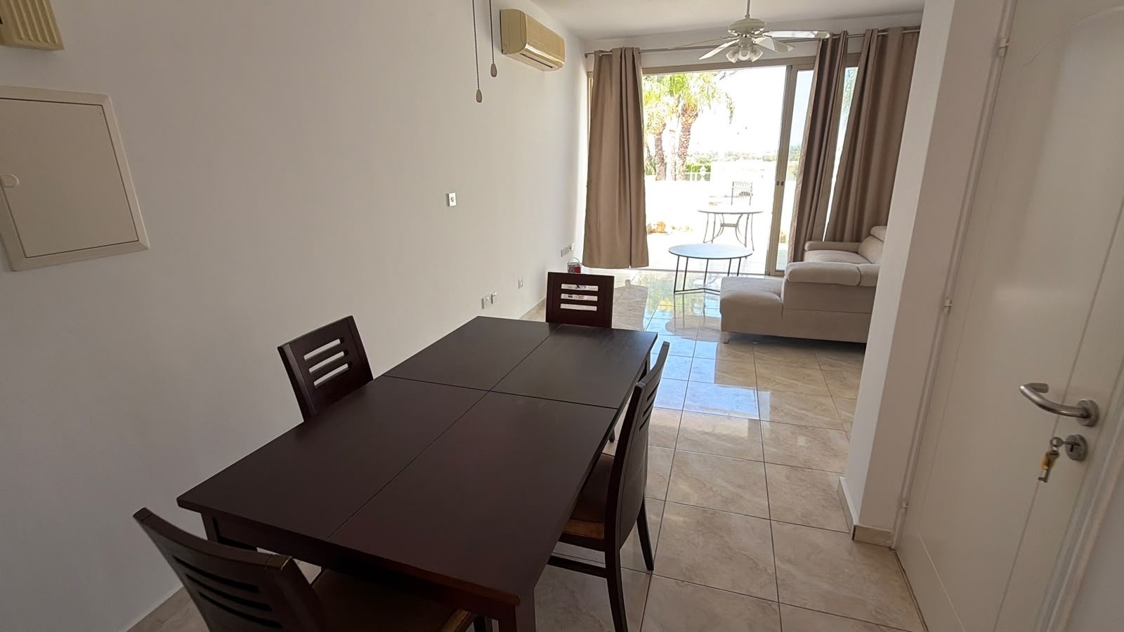Modern 2-Bedroom Apartment in Tombs Of the Kings, Paphos