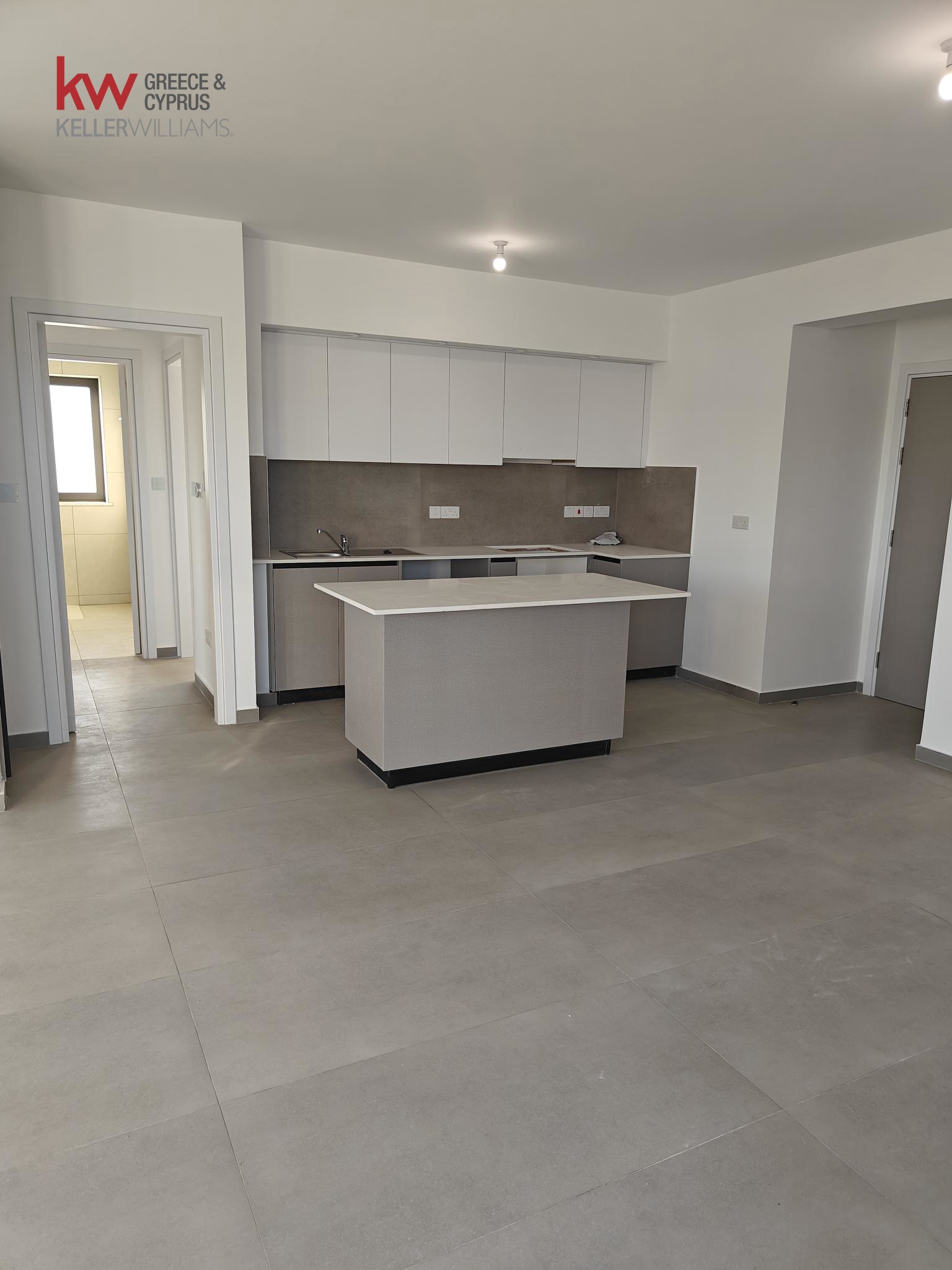 2-bed apartment for rent in Larnaca City photo 13