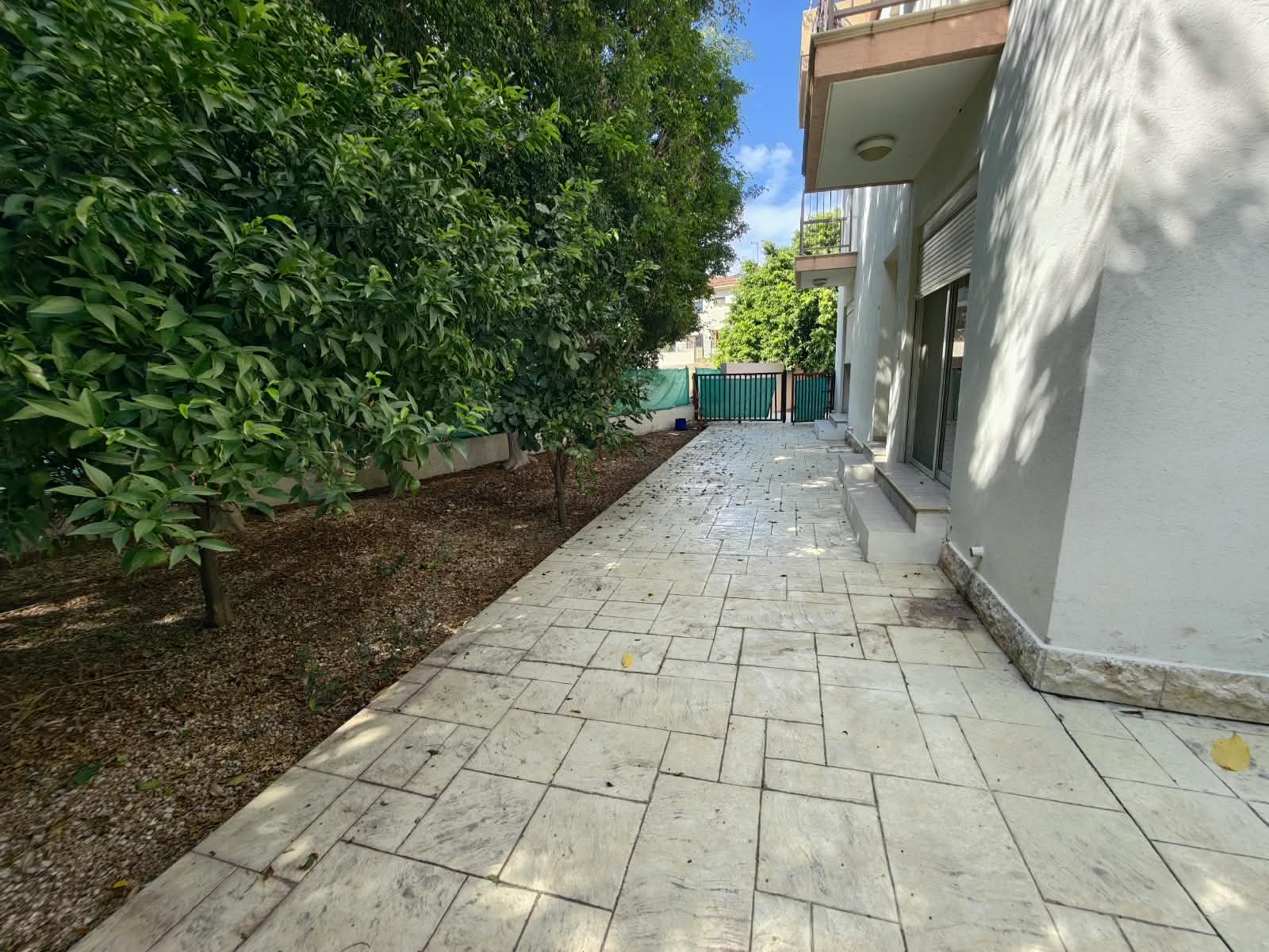 3 Bedroom Ground Floor Apartment for Rent