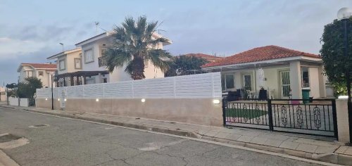 Spacious 3-Bedroom House in Perivolia, Larnaca