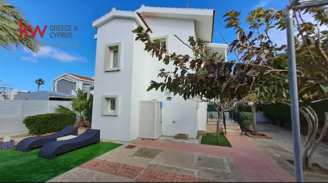 3-bed detached house with garden and sea view in Perivolia photo 3