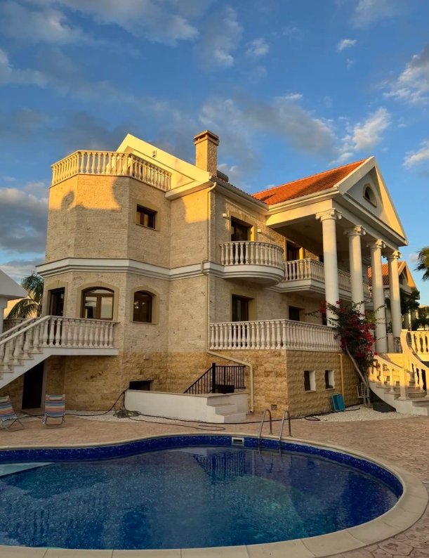 Spacious 6-Bedroom House in Parekklisia Tourist Area, Limassol
