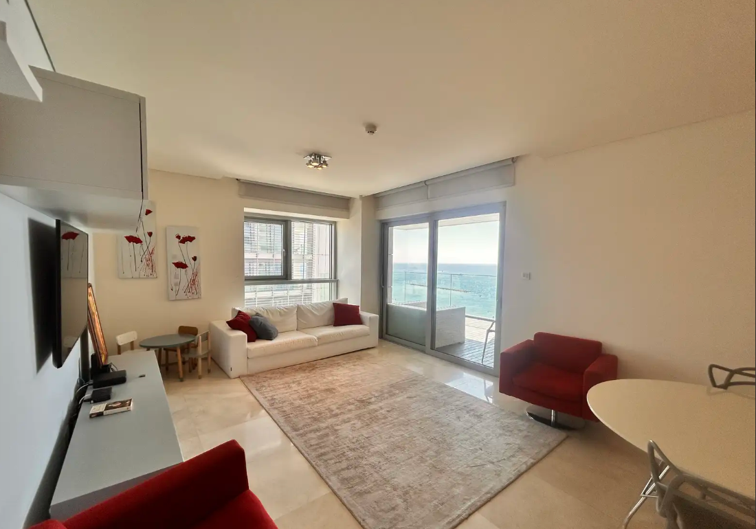 Modern 2-bedroom seafront apartment in Neapolis, Limassol