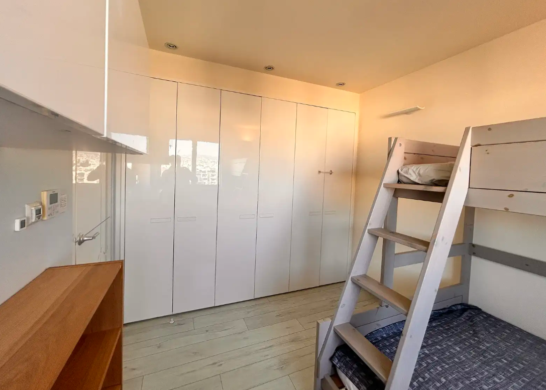 Modern 2-bedroom seafront apartment in Neapolis, Limassol photo 4