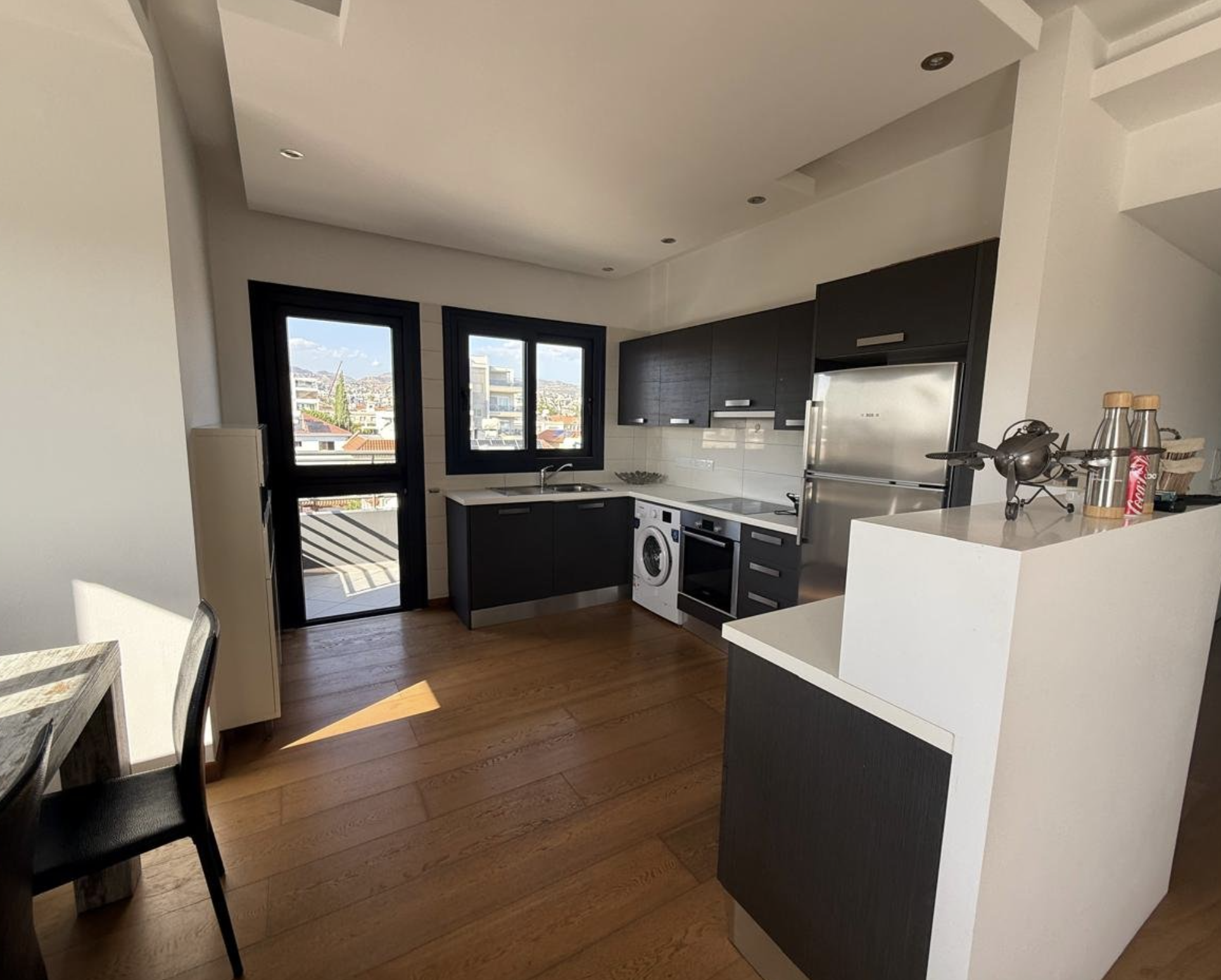 Modern 2-Bedroom Apartment in Mesa Geitonia, Limassol