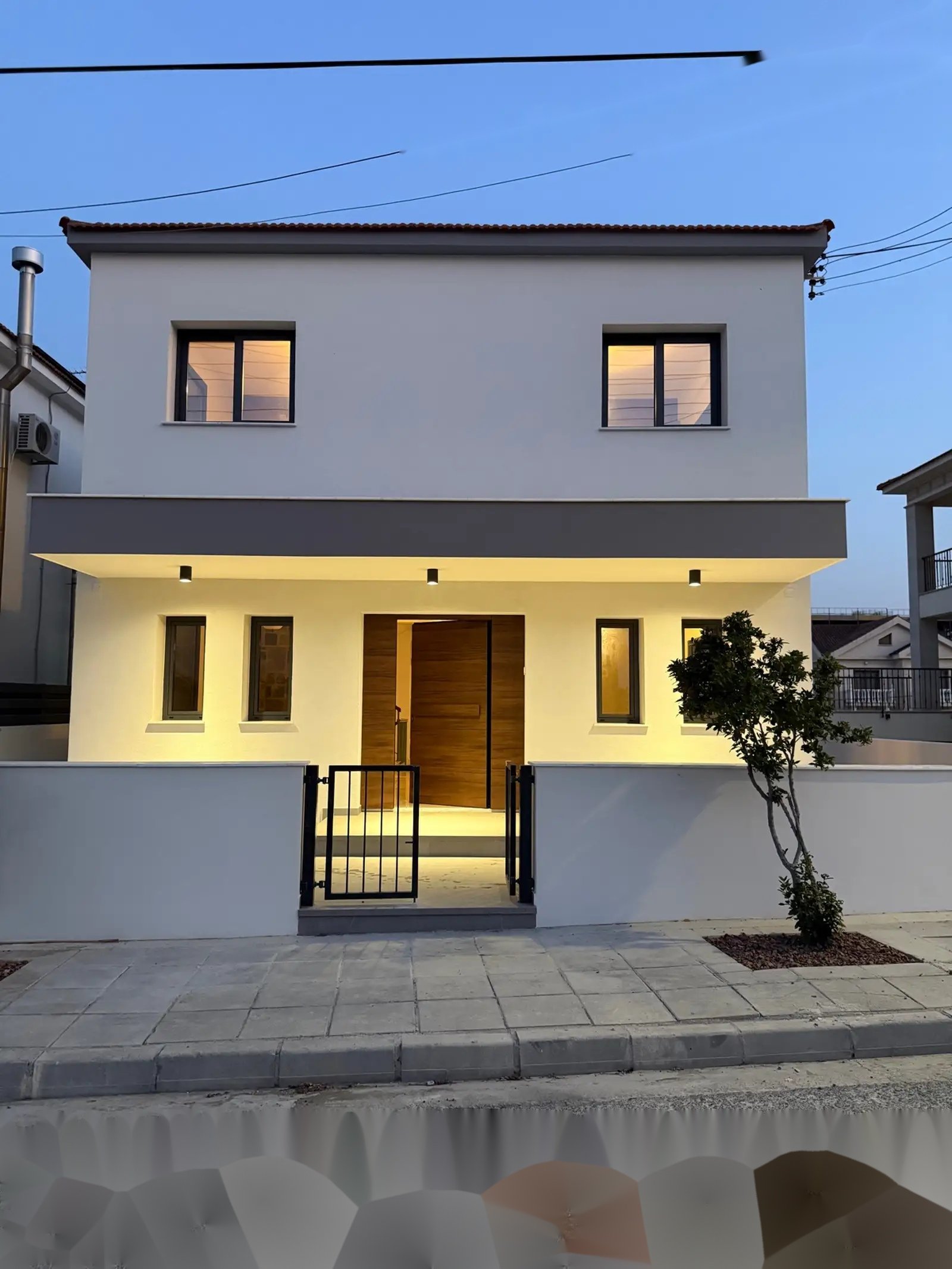 Spacious 5-Bedroom House in Kamares, Larnaca