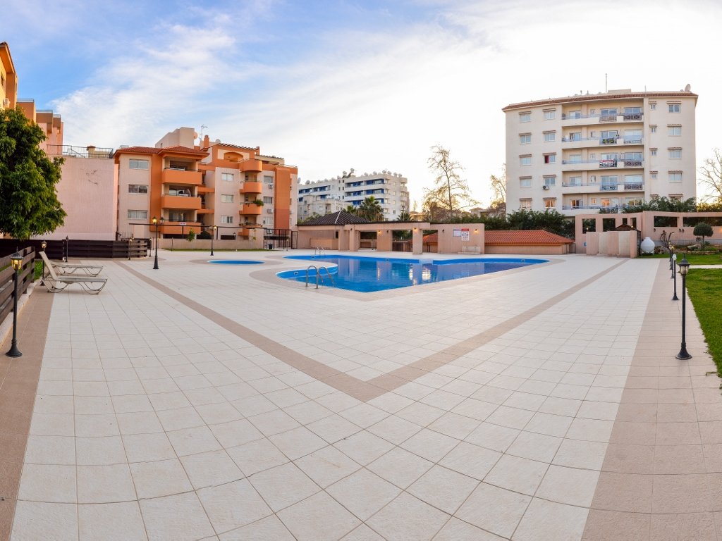 3-bedroom penthouse with veranda near the sea in Mouttagiaka photo 18