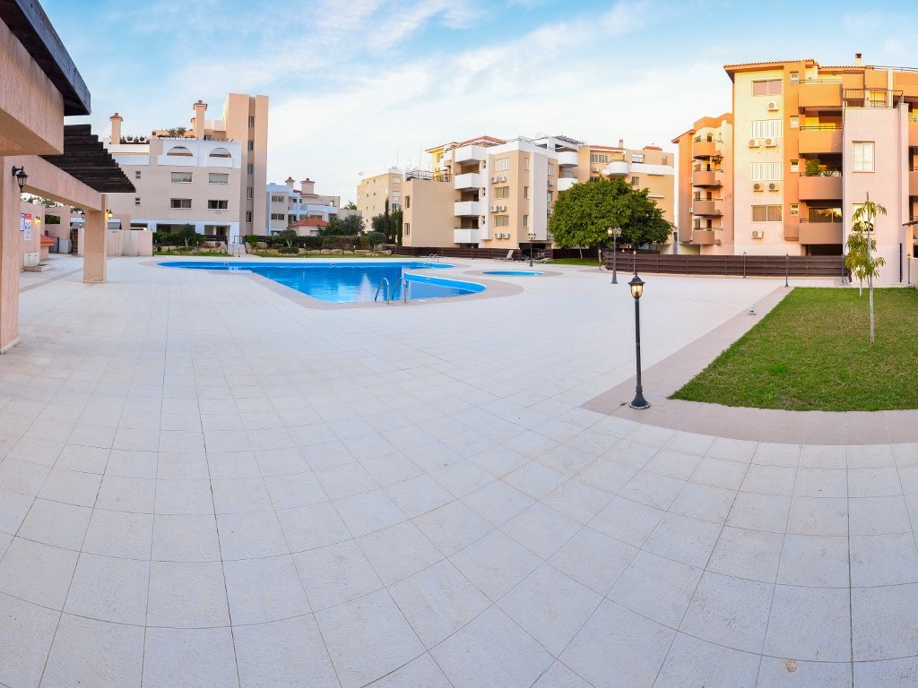 3-bedroom penthouse with veranda near the sea in Mouttagiaka photo 16