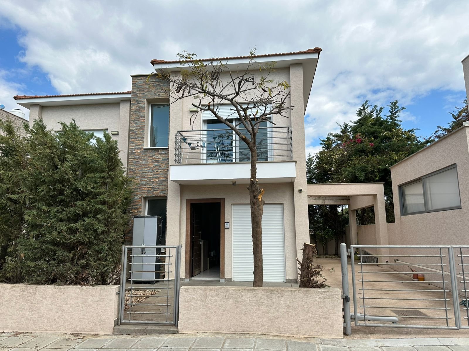 Modern 2-Bedroom House in Mouttagiaka, Limassol