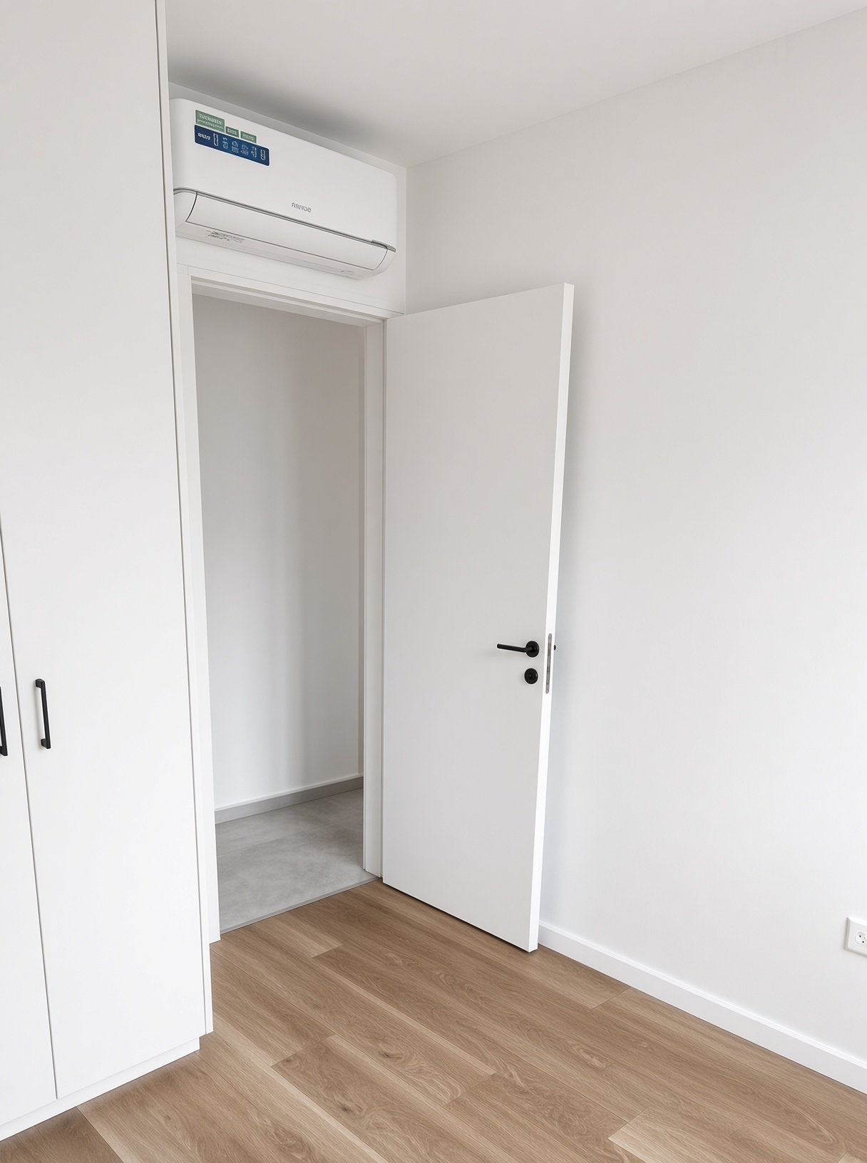 Renovated 3-bed apartment with sea view in Agios Tychon photo 13