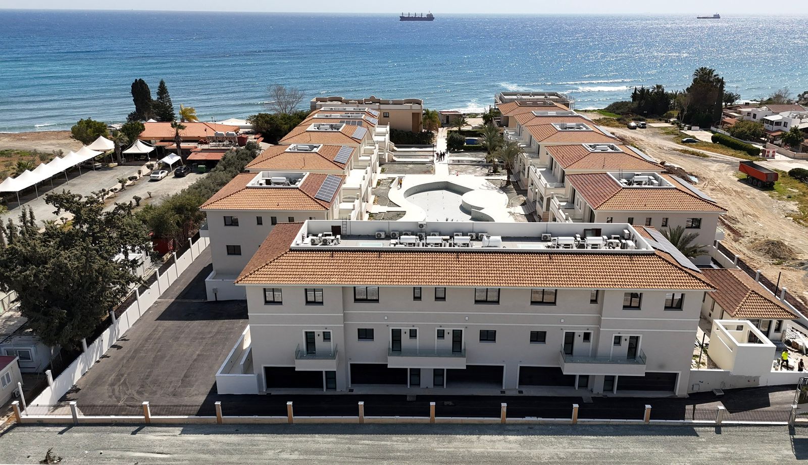 6-bed luxury waterfront villa for rent in Zygi photo 5