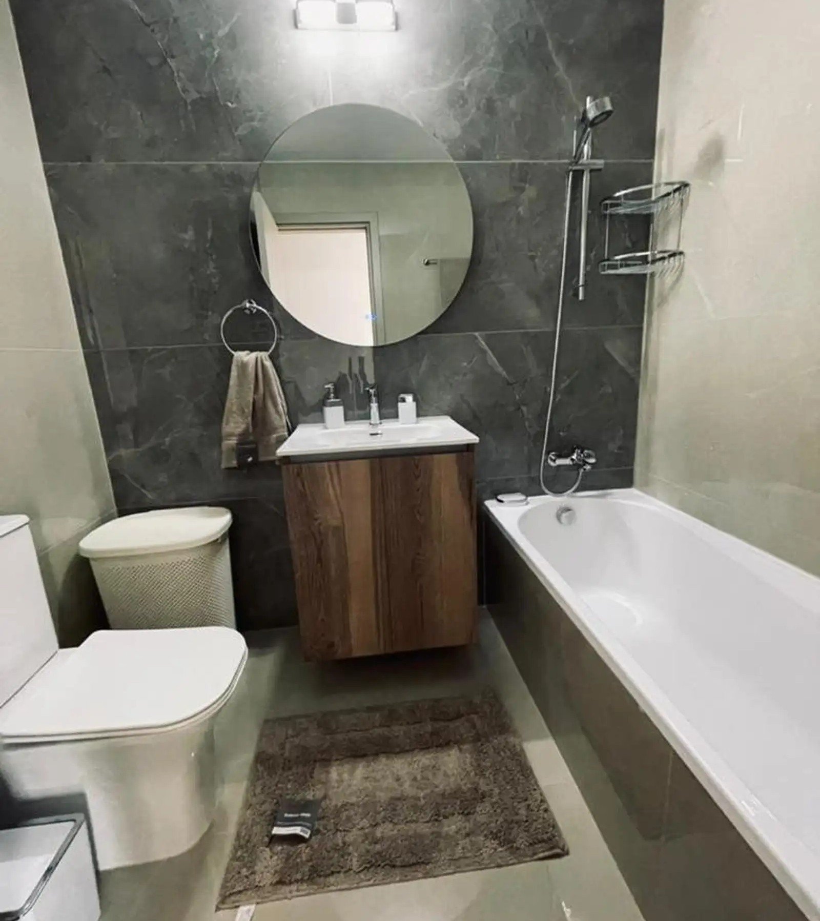 Modern 3-bed penthouse with roof garden in Mesa Geitonia photo 9