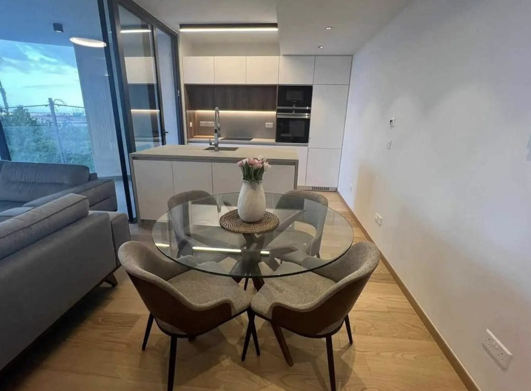 Modern 2-Bedroom Apartment in Arch Makarios III, Larnaca