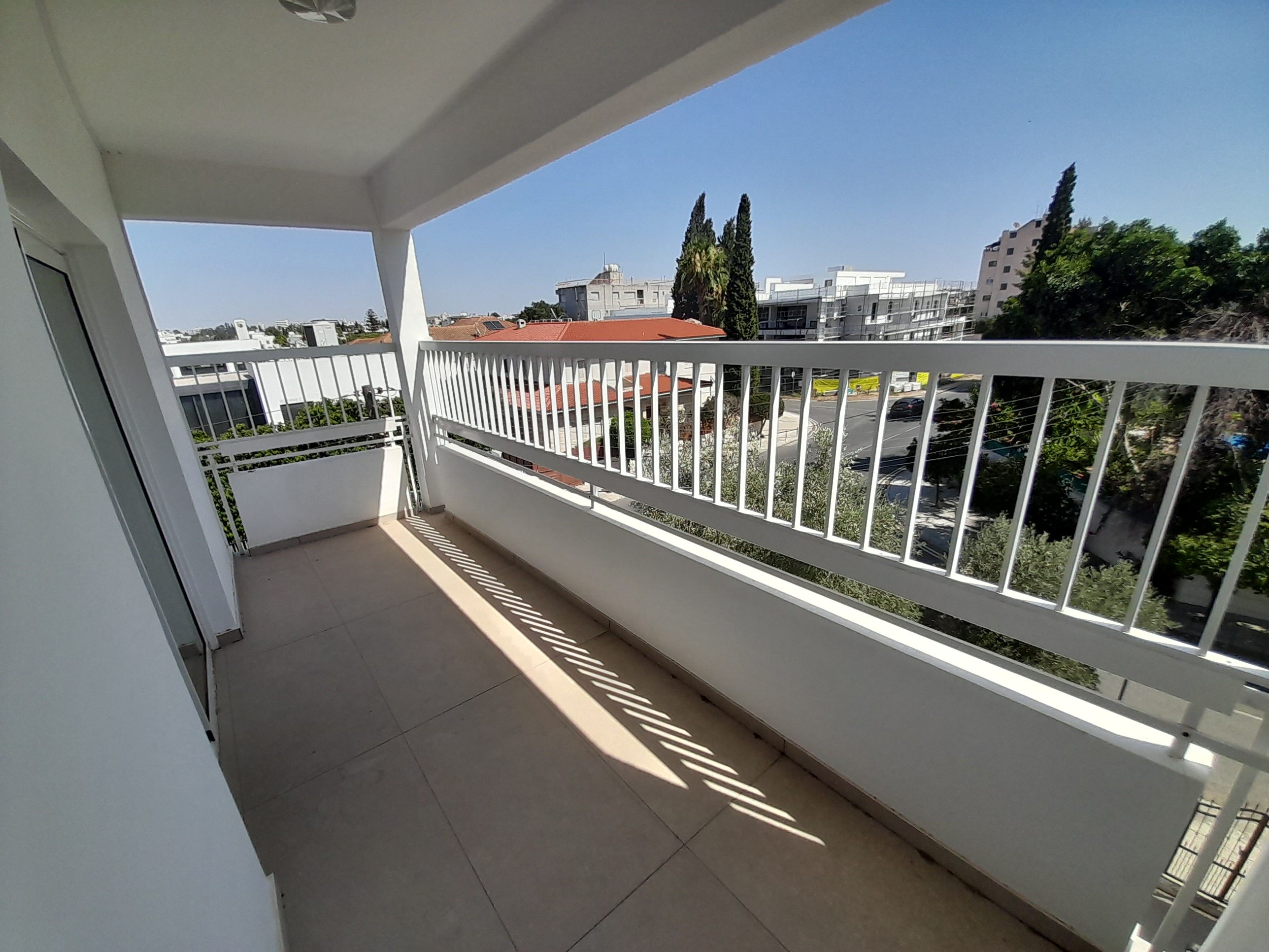 4-bed penthouse for rent in Egkomi, Nicosia photo 4