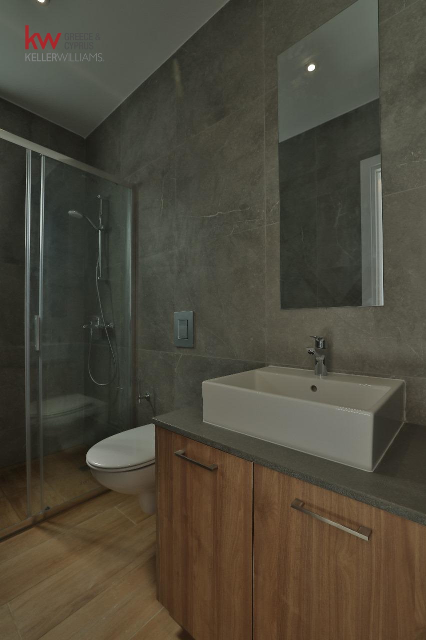 2-bed penthouse with roof garden in Leivadia photo 5
