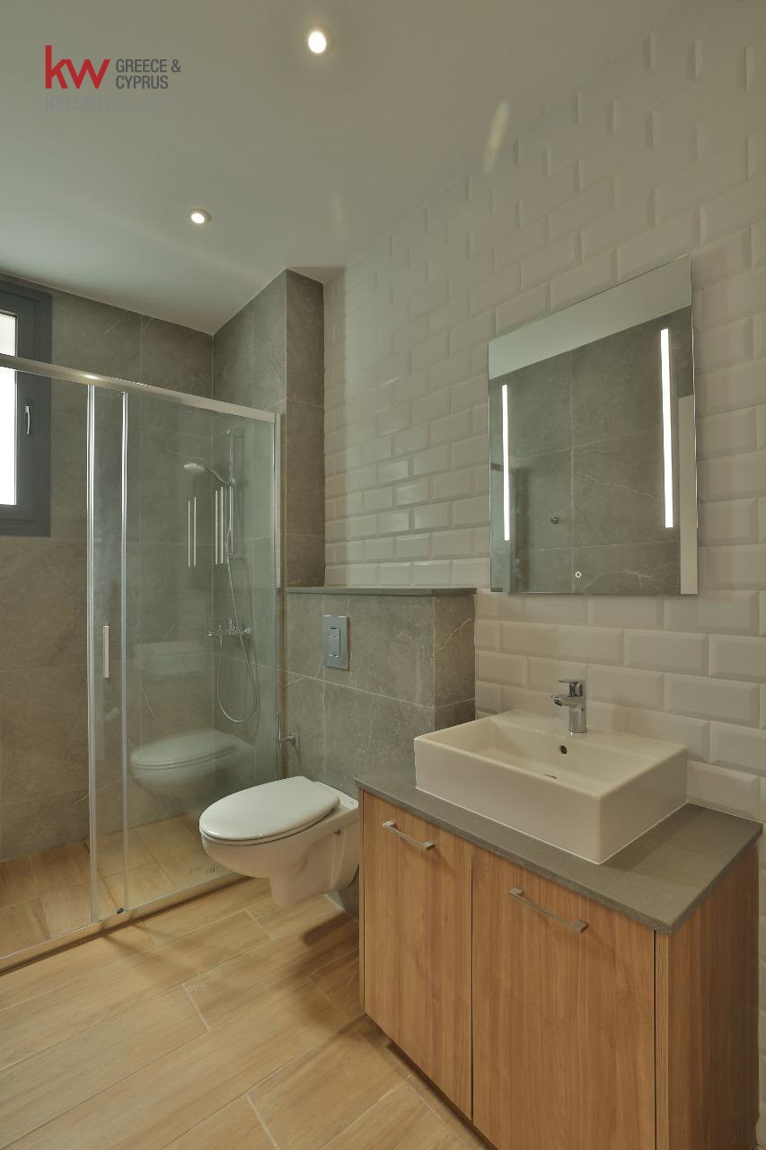 2-bed penthouse with roof garden in Leivadia photo 7