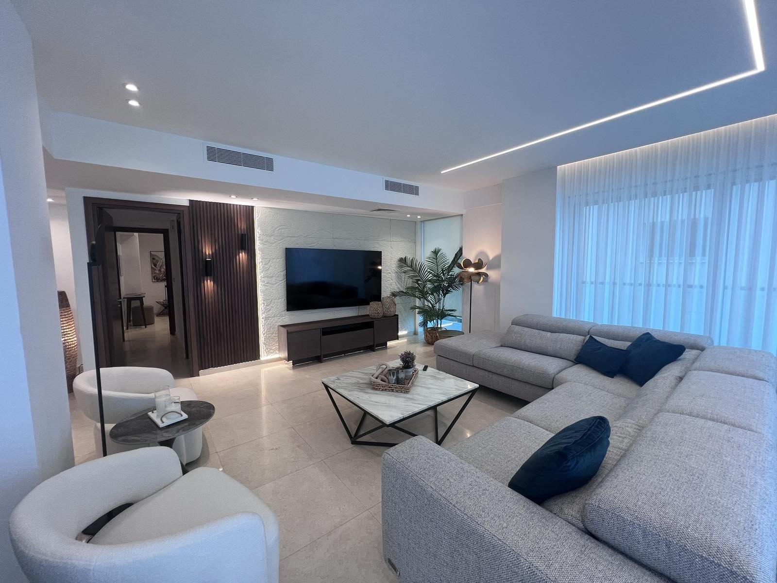 Sea Front Two Bedroom Apartment in Phinikoudes