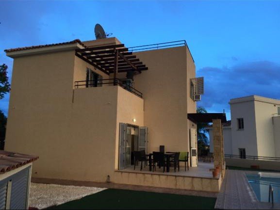 Spacious 4-Bedroom House in Agios Tychon, Limassol