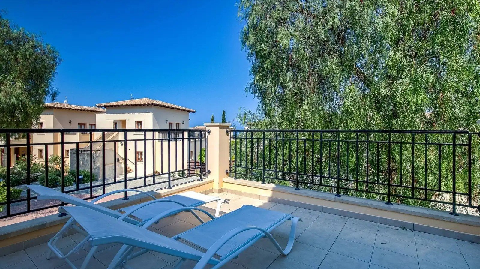 Renovated 2-bed apartment in Aphrodite Hills, Kouklia photo 6
