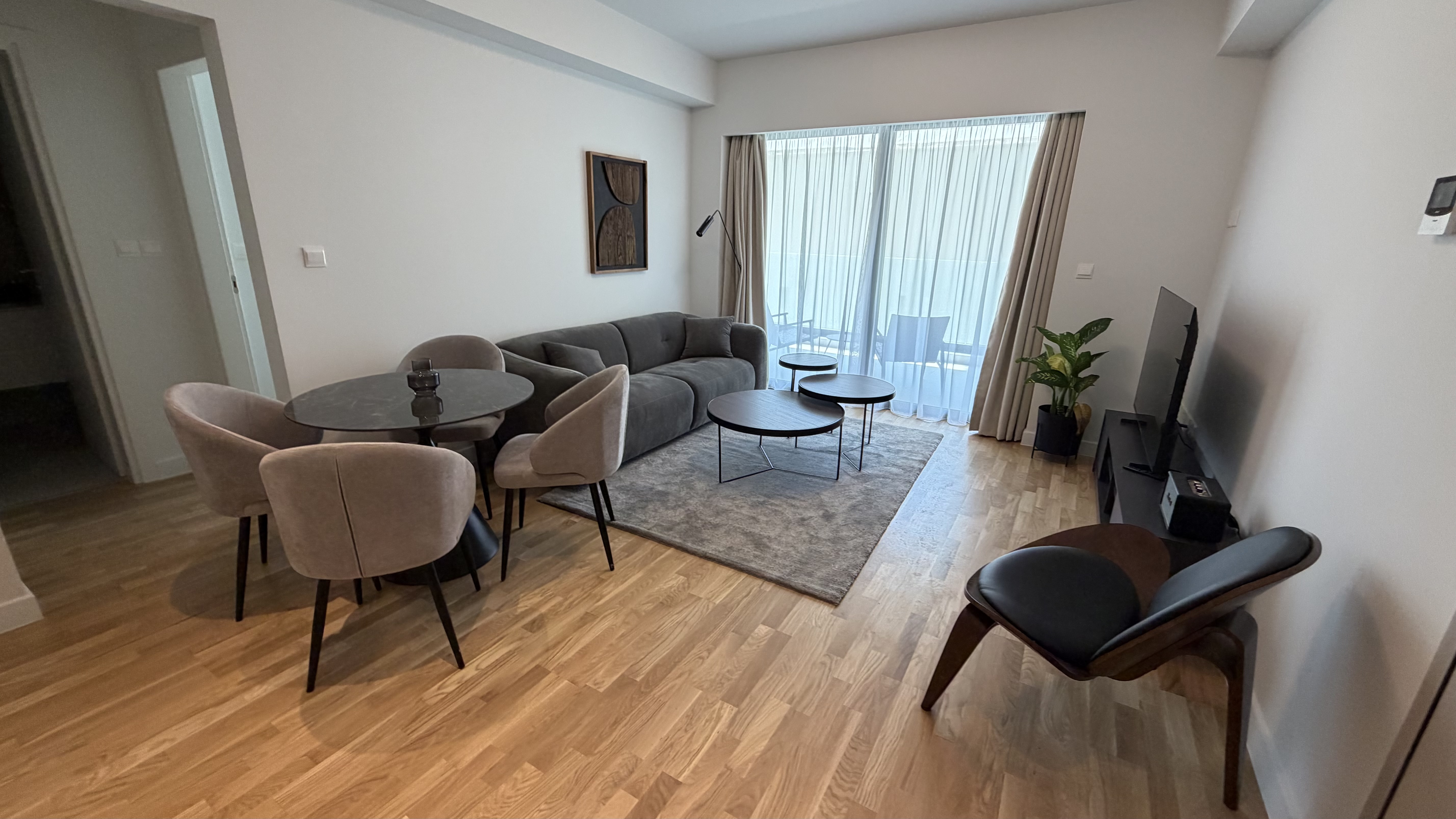 Brand New 1 Bed Apartment by the Beach