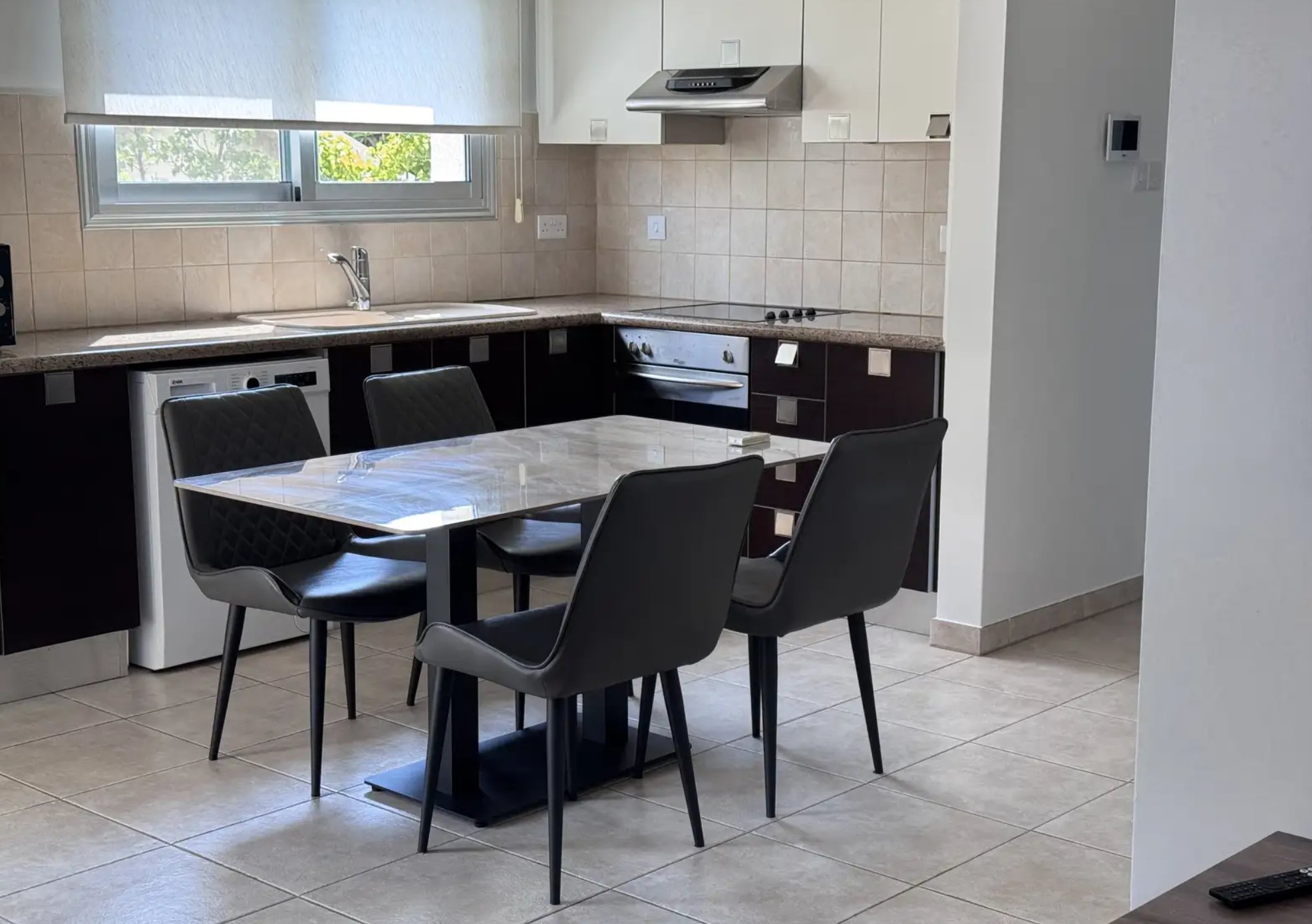 Modern 1-Bedroom Apartment in Mesa Geitonia, Limassol