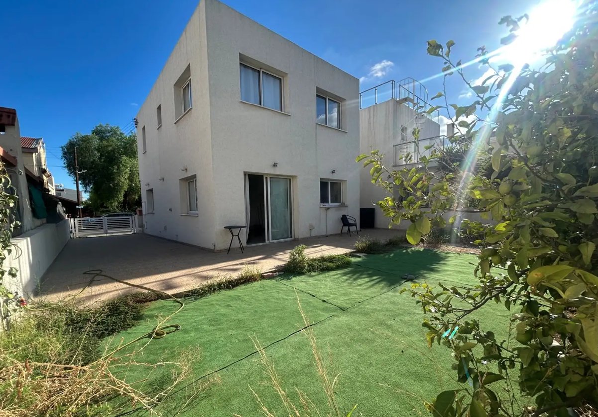 Spacious 4-Bedroom House in Polemidia Kato, Limassol