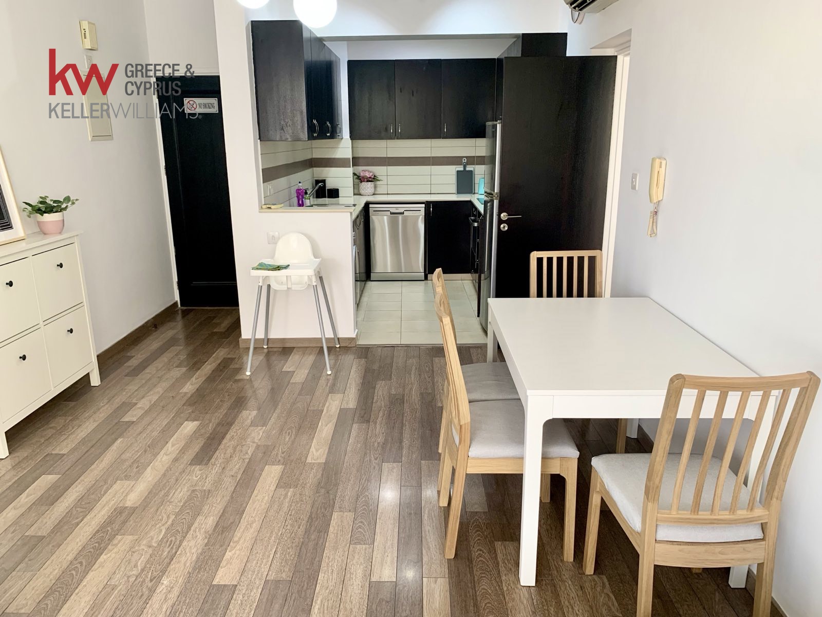 2-bed furnished apartment in Larnaca City photo 10
