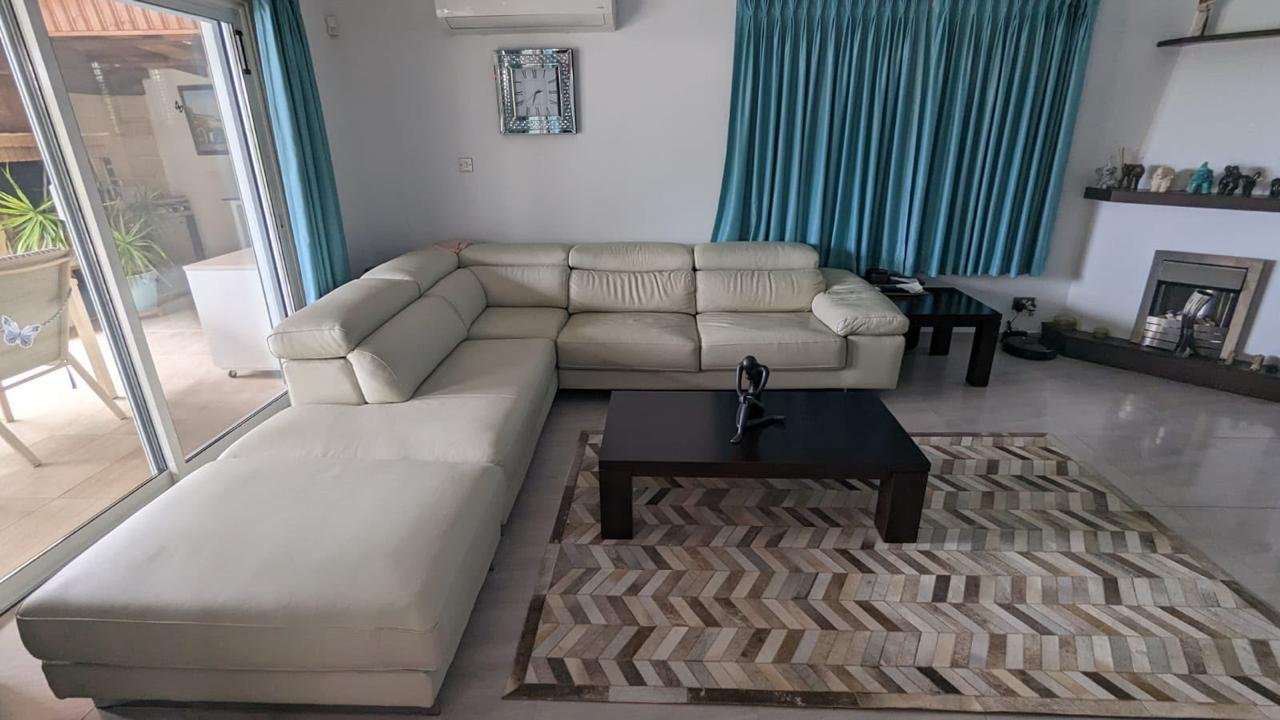 3-bed villa with pool and sea view in Coral Bay photo 11