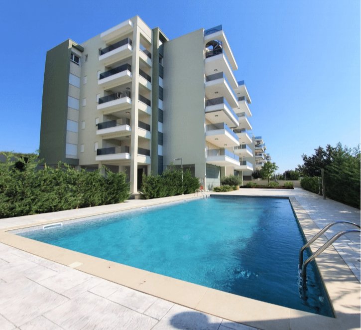 Spacious 4-Bedroom Apartment in Agios Tychon Tourist Area, Limassol