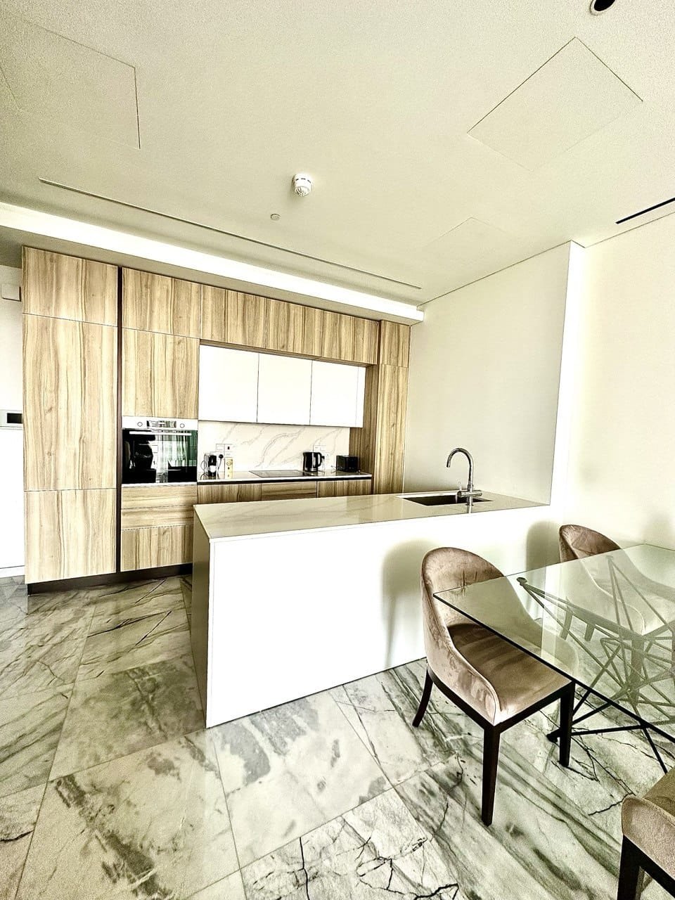 Furnished 1-bed apartment with sea views in Germasogeia photo 3
