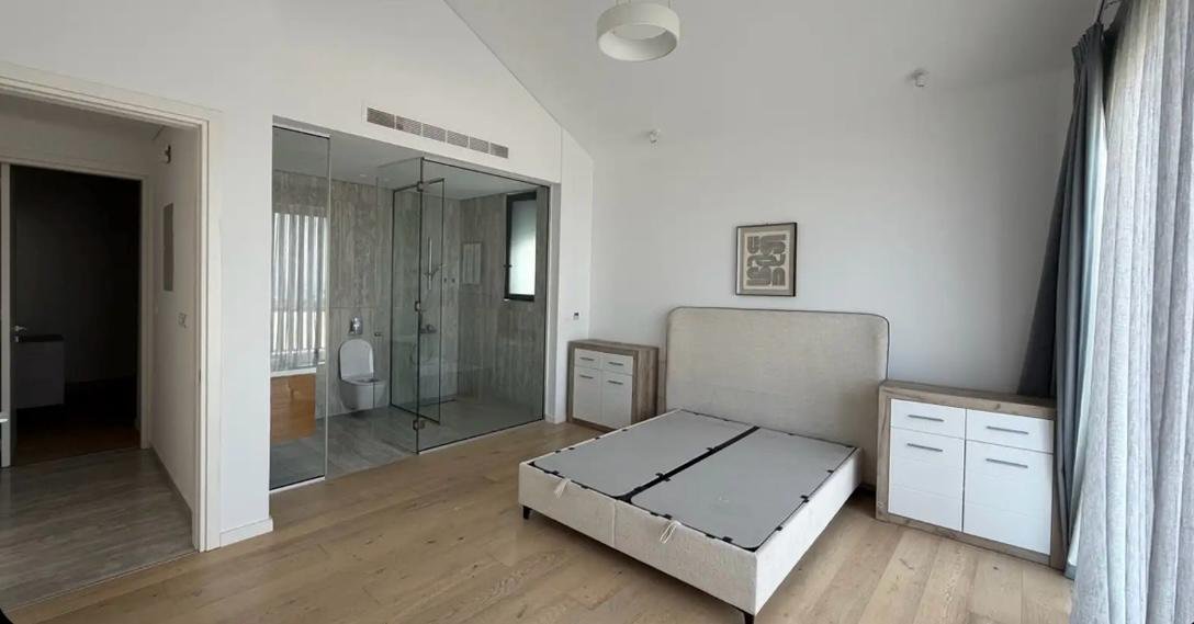 4-bed furnished villa with pool and sea view in Chlorakas photo 7