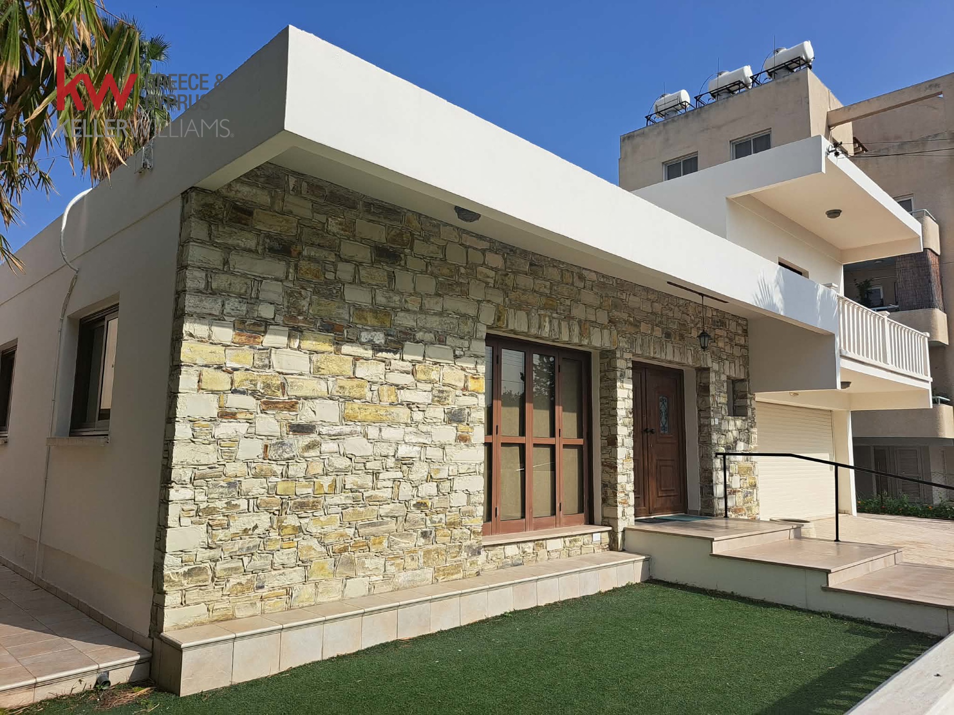 4-bed detached house in Chrysopolitissa, Larnaca photo 2
