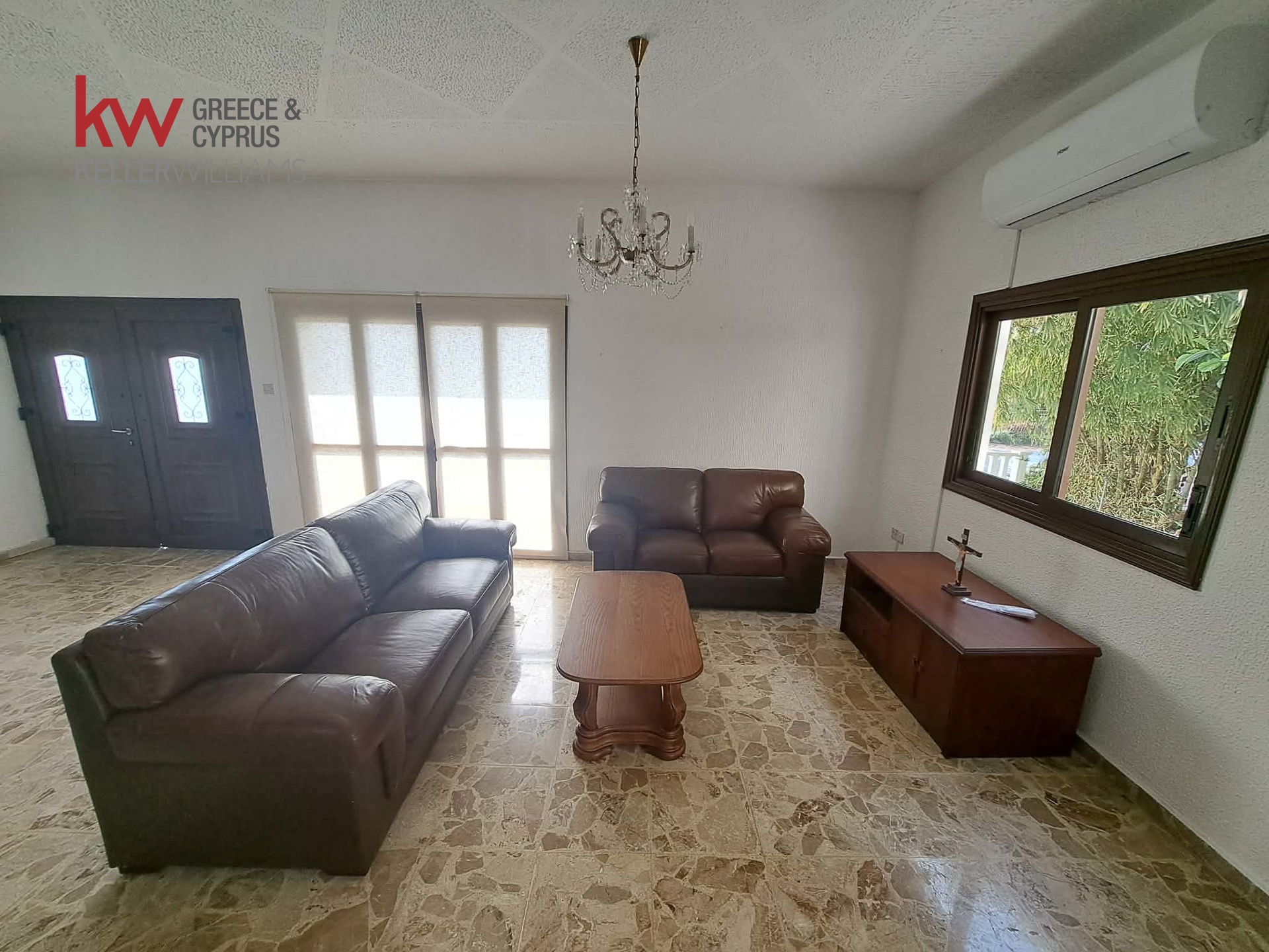 4-bed detached house in Chrysopolitissa, Larnaca photo 5