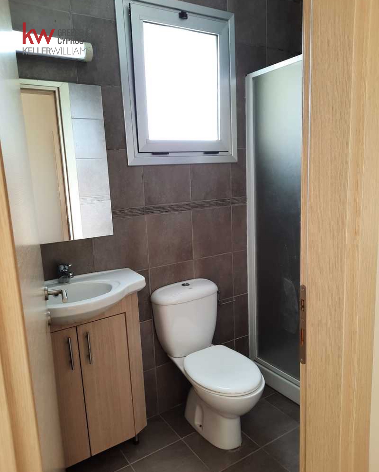 3-bed apartment with balcony and storage in Kamares, Larnaca photo 7