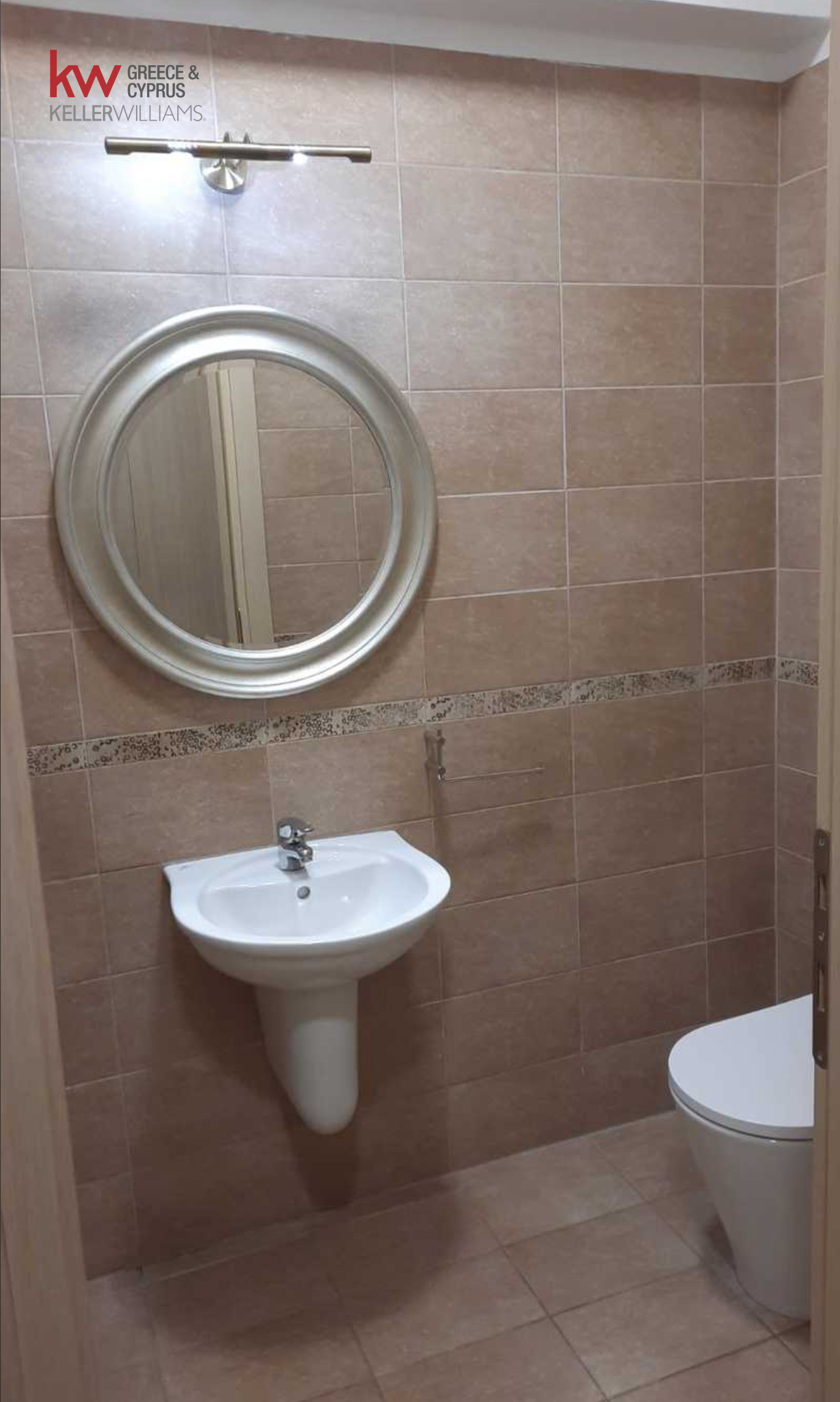 3-bed apartment with balcony and storage in Kamares, Larnaca photo 8