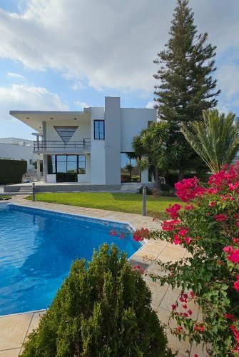Spacious 4-Bedroom Villa in Palodeia, Limassol