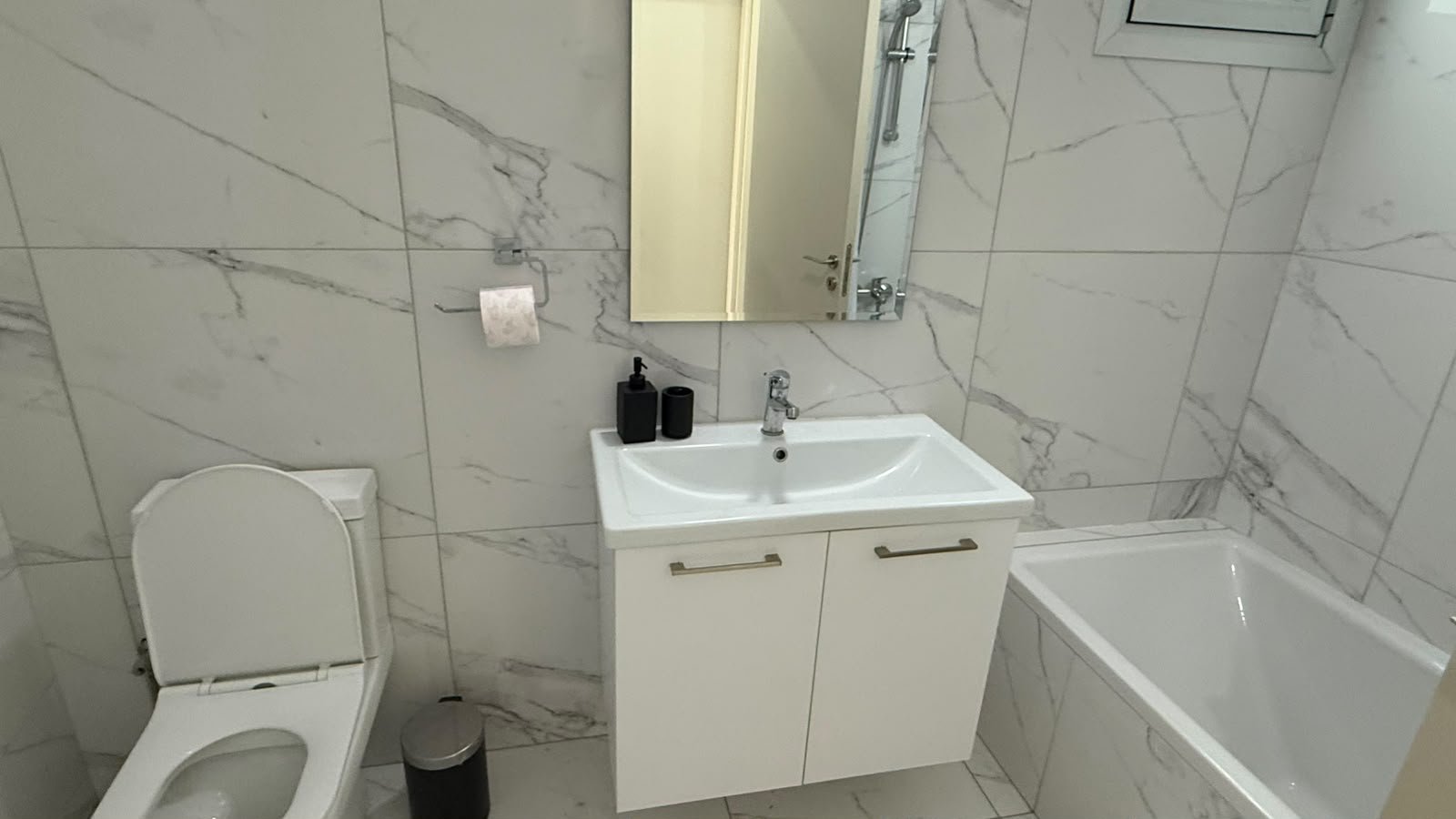 2-bed penthouse with roof garden in Kamares, Larnaca photo 12