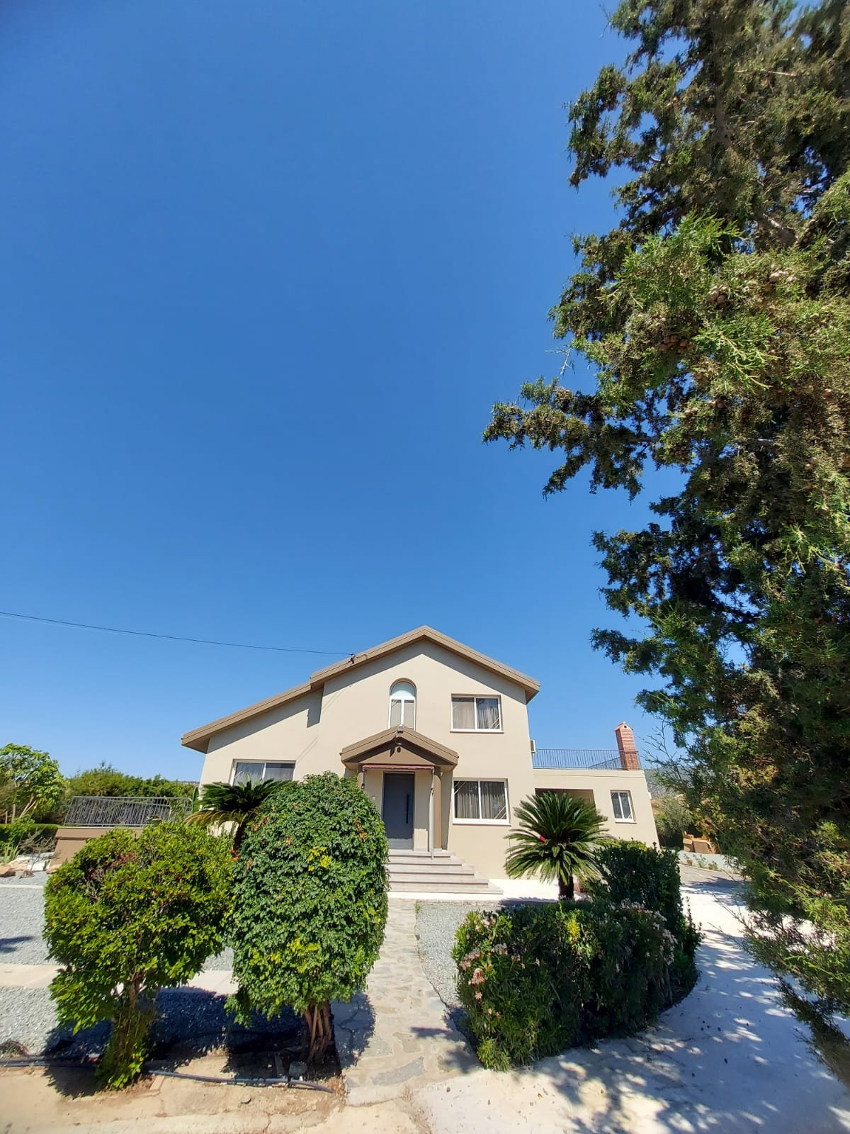 Spacious 3-Bedroom Villa in Parekklisia, Limassol