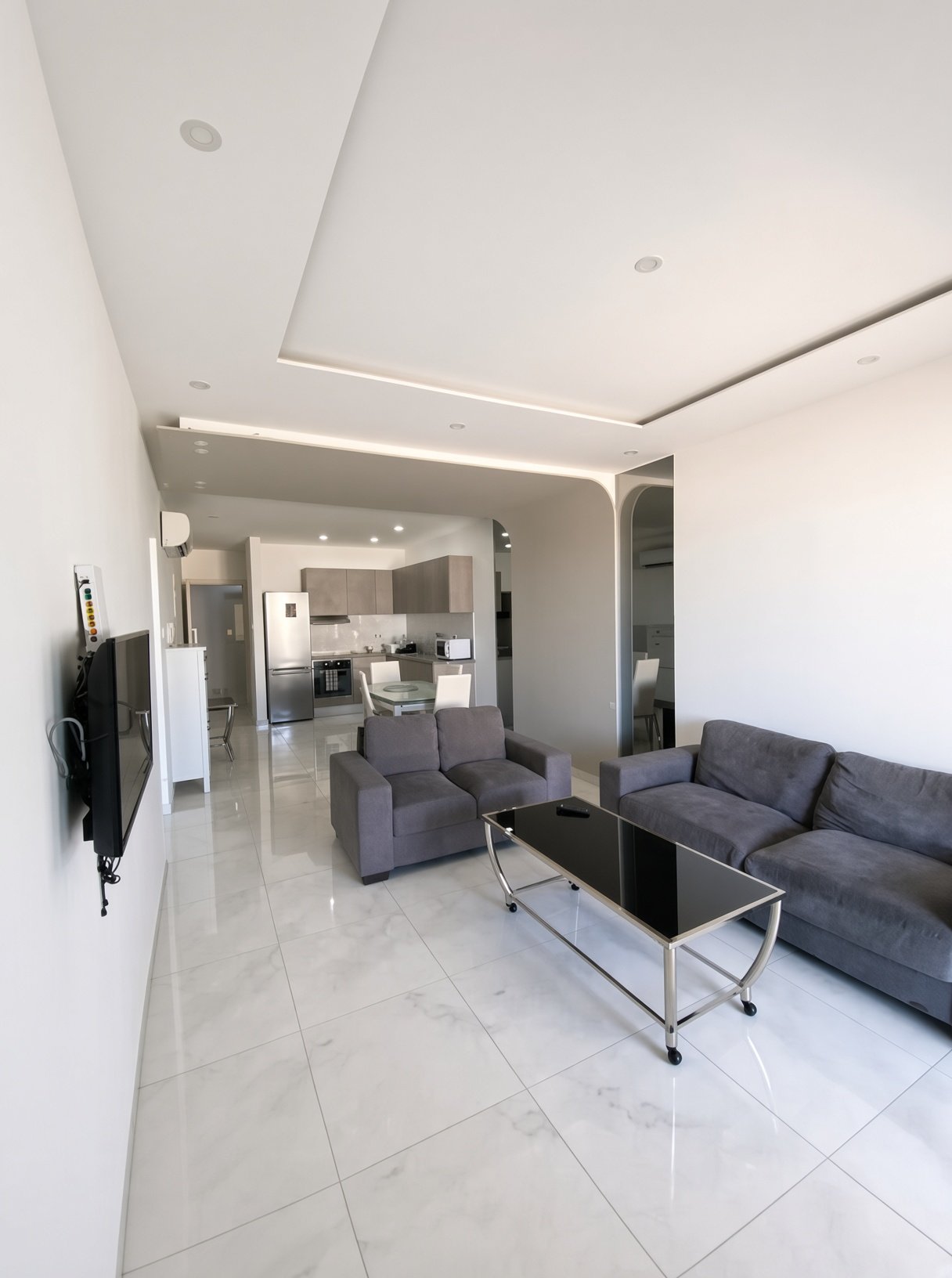Modern 2-Bedroom Apartment in Finikoudes, Larnaca