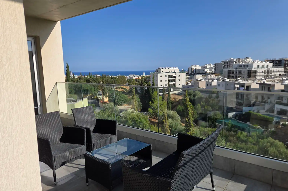 Modern 3-bedroom apartment with sea view in Agios Athanasios photo 2