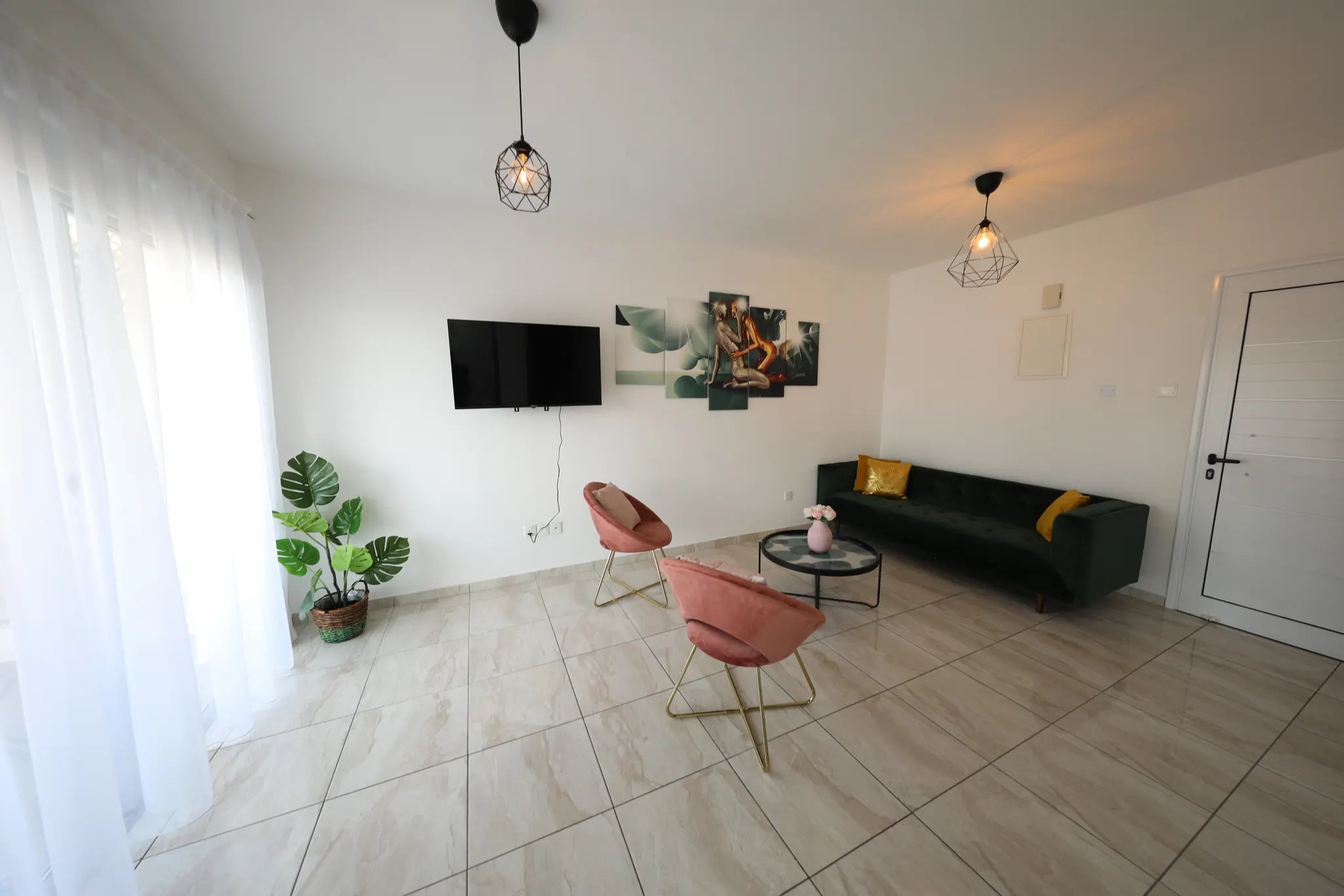 Modern 2-Bedroom Apartment in Kato Paphos, Paphos