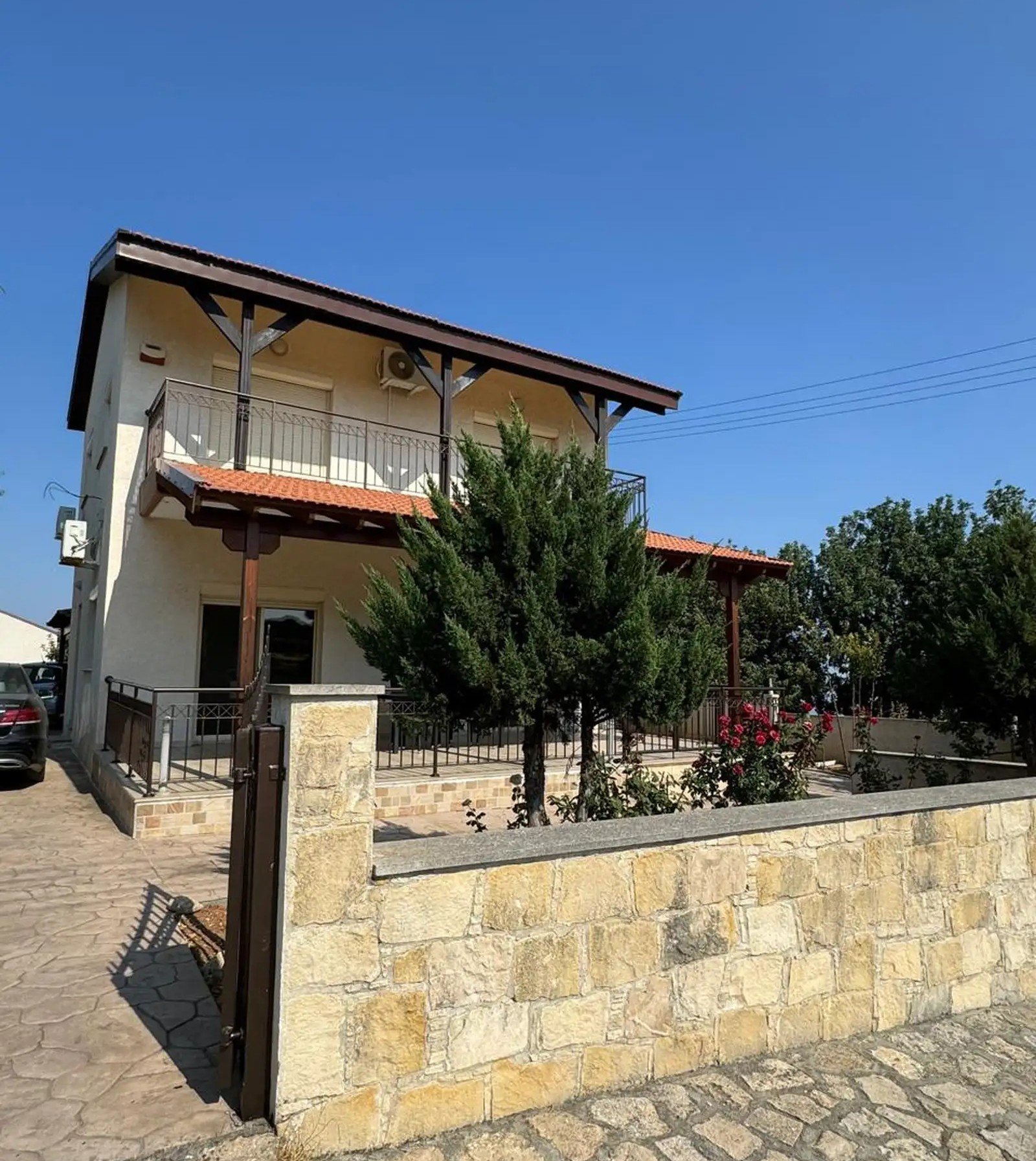 Spacious 4-Bedroom Villa in Pachna, Limassol