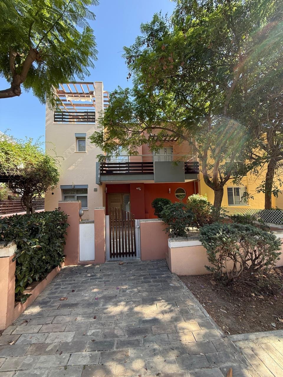 Spacious 3-Bedroom Villa in Agios Tychon Tourist Area, Limassol