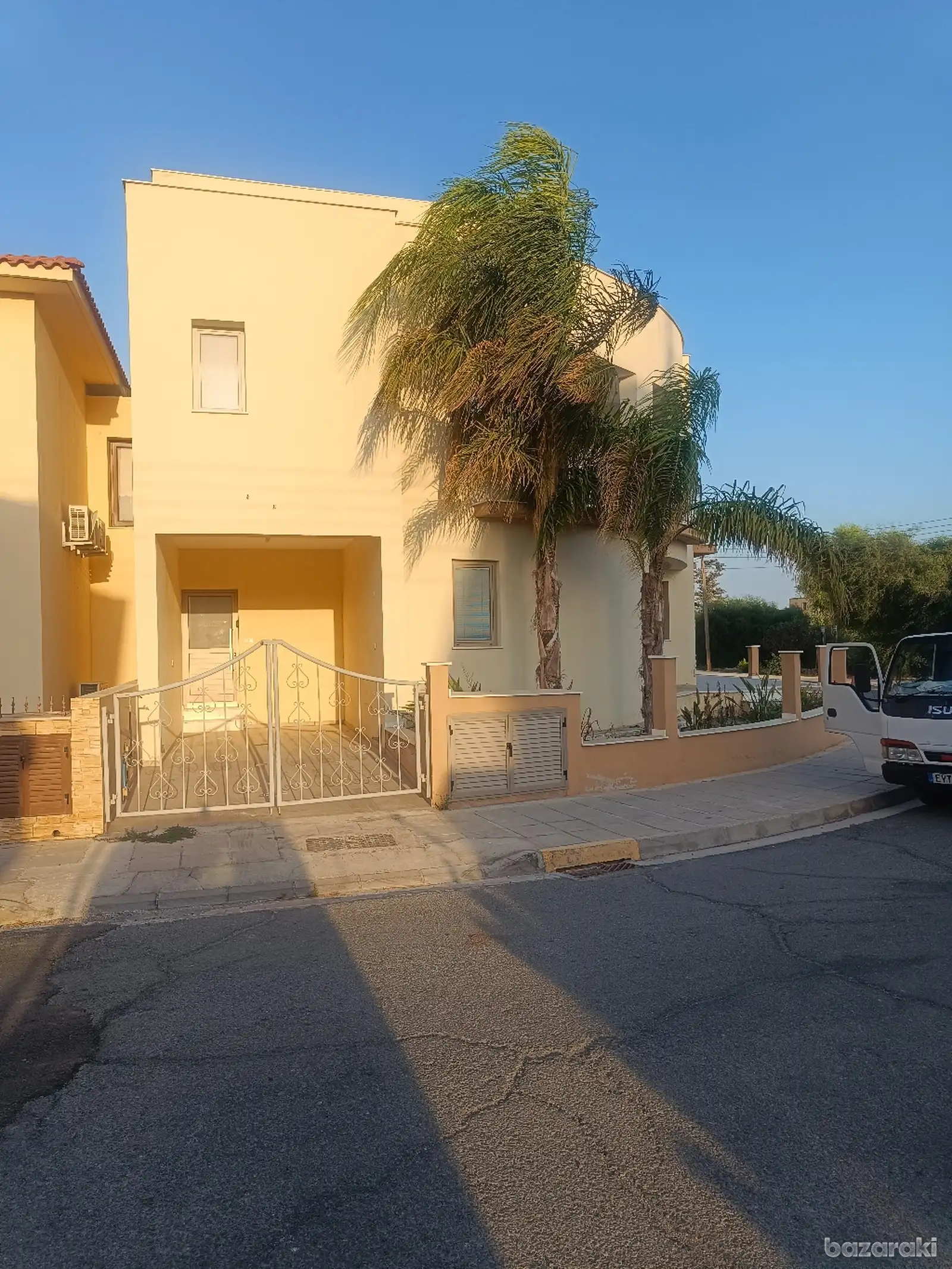 Modern 3-Bedroom Upper floor for Rent