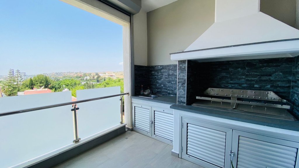 4-bed penthouse with sea view in Agios Tychonas, Limassol photo 19