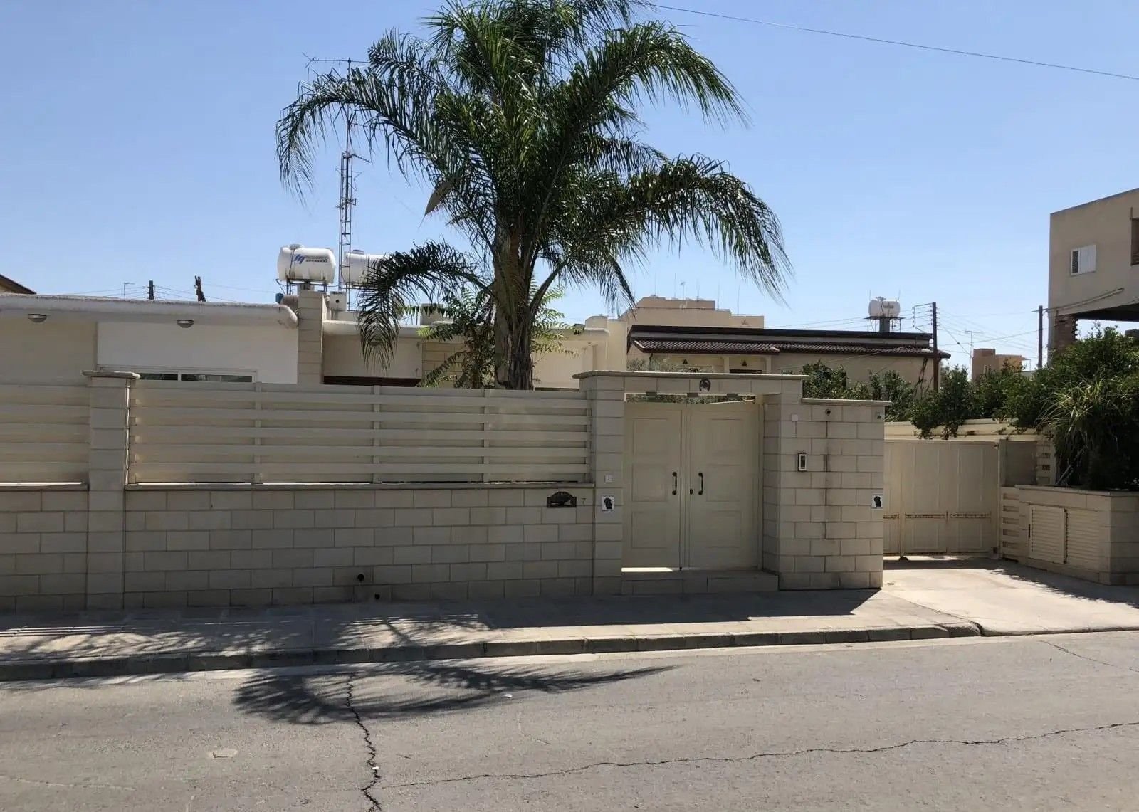 Spacious 4-Bedroom House in Pallouriotissa, Nicosia