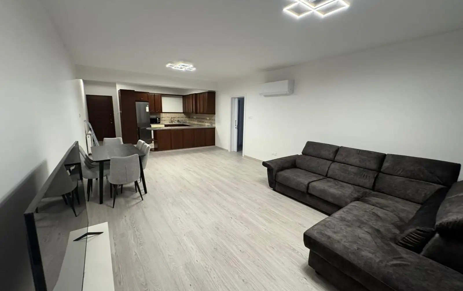 Spacious 3-Bedroom Apartment in Agios Tychon, Limassol