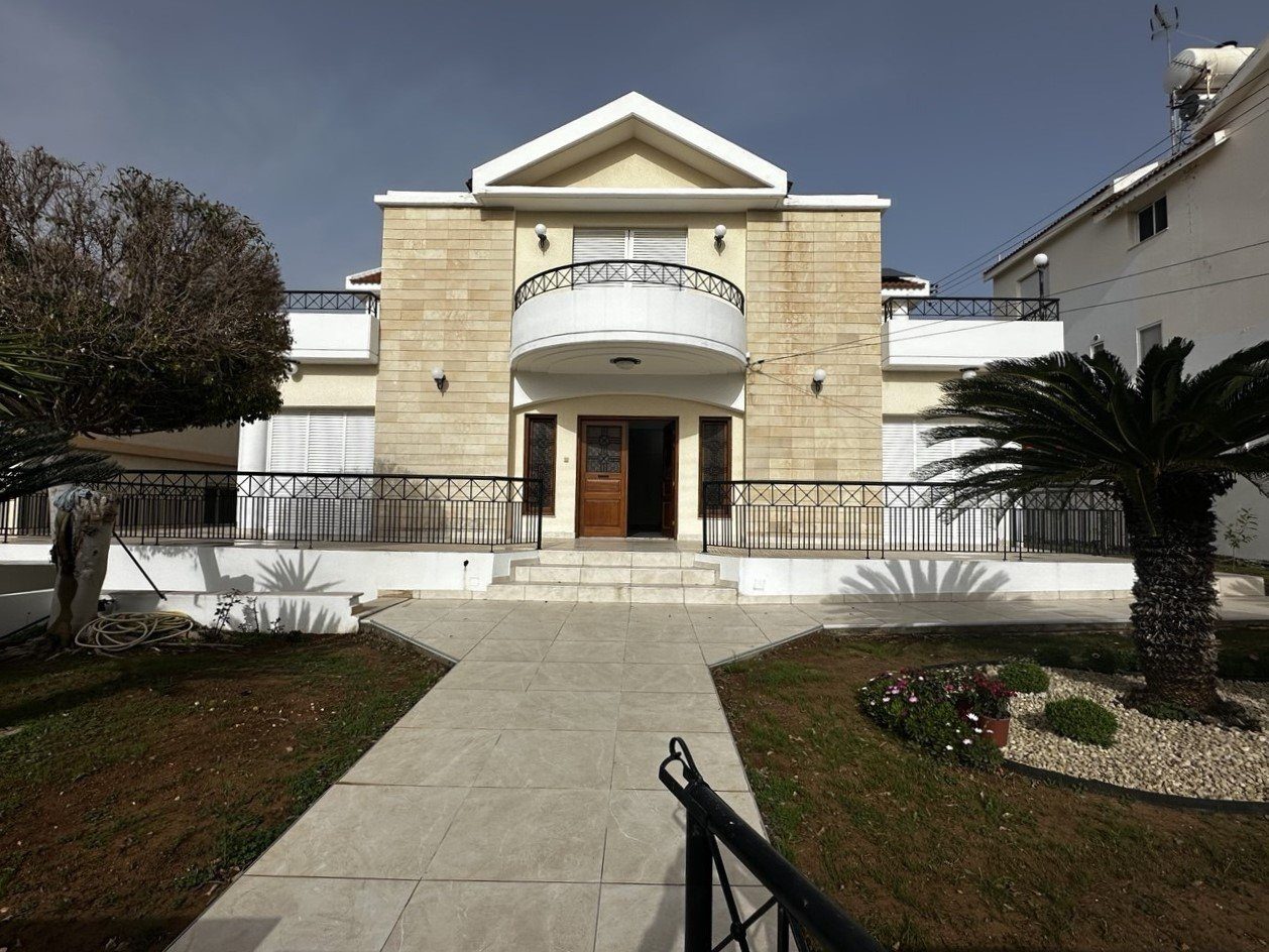 Spacious 4-Bedroom Villa in Agios Athanasios, Limassol