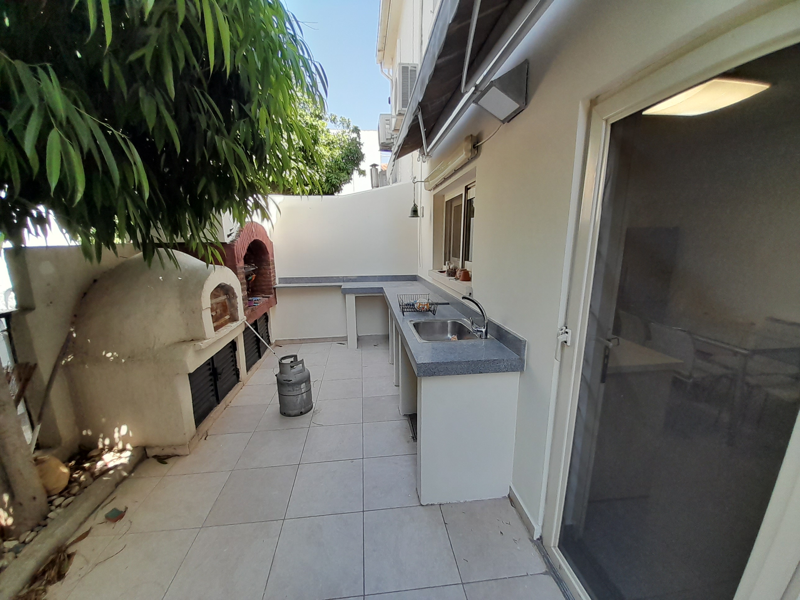 3-bed furnished house with garden in Strovolos, Nicosia photo 5