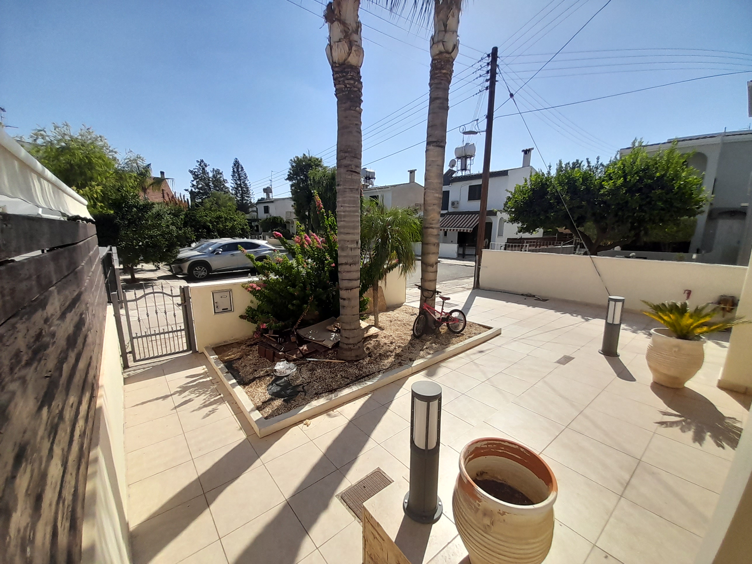 3-bed furnished house with garden in Strovolos, Nicosia photo 3